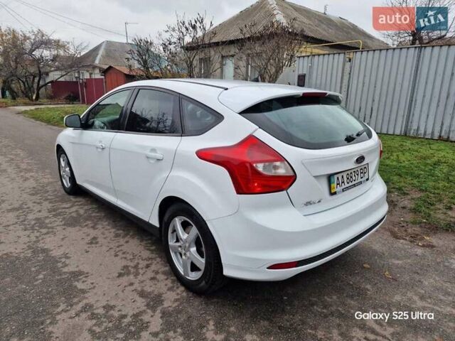 Белый Форд Фокус, объемом двигателя 1 л и пробегом 149 тыс. км за 5600 $, фото 5 на Automoto.ua