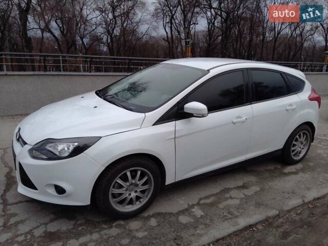 Белый Форд Фокус, объемом двигателя 1 л и пробегом 110 тыс. км за 6700 $, фото 4 на Automoto.ua