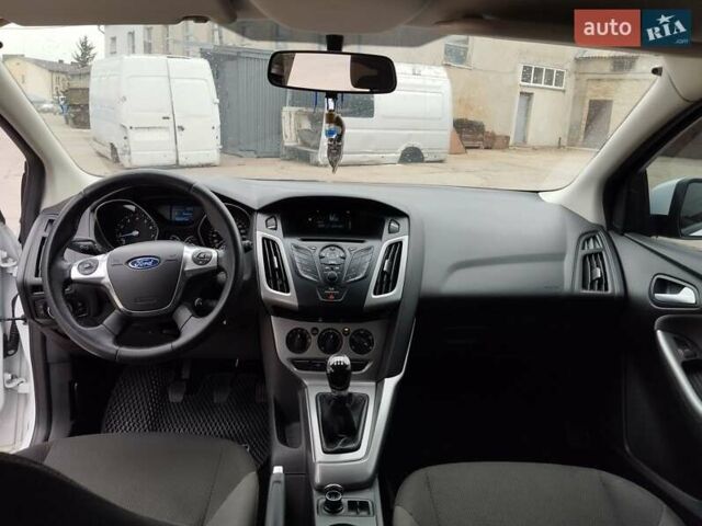 Белый Форд Фокус, объемом двигателя 1 л и пробегом 190 тыс. км за 5850 $, фото 6 на Automoto.ua