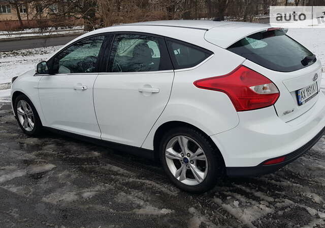 Белый Форд Фокус, объемом двигателя 1 л и пробегом 122 тыс. км за 6800 $, фото 5 на Automoto.ua