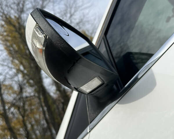 Белый Форд Фокус, объемом двигателя 0 л и пробегом 100 тыс. км за 8500 $, фото 14 на Automoto.ua