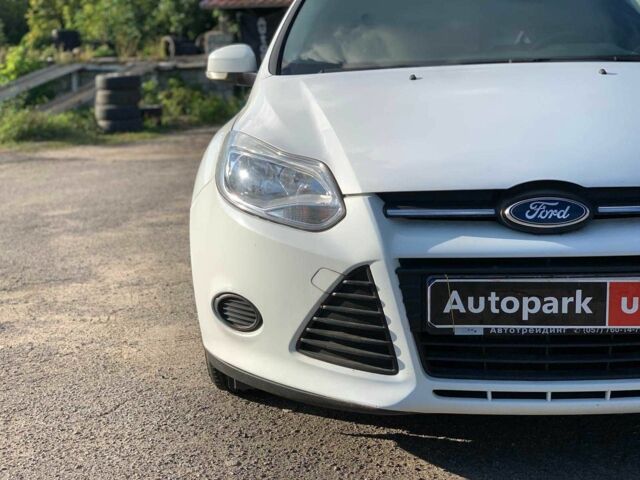 Білий Форд Фокус, об'ємом двигуна 1 л та пробігом 112 тис. км за 6984 $, фото 9 на Automoto.ua