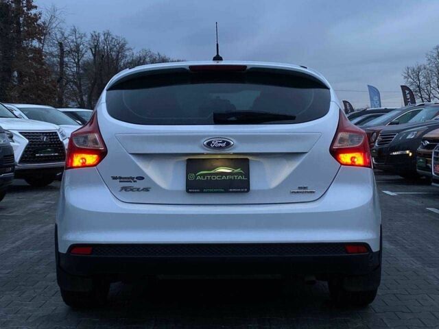 Белый Форд Фокус, объемом двигателя 2 л и пробегом 226 тыс. км за 6990 $, фото 4 на Automoto.ua