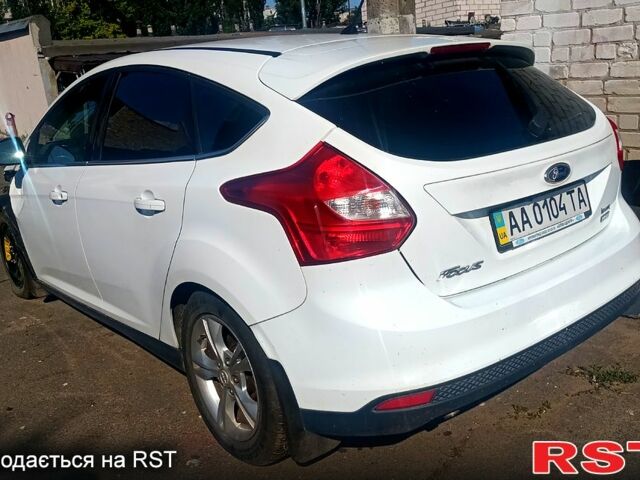 Форд Фокус 2013 у Києві на Automoto.ua Білий Форд Фокус, об'ємом двигуна 1 л та пробігом 161 тис. км за 4444 $, фото 1 на Automoto.ua