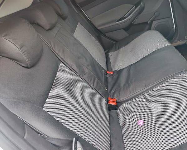 Белый Форд Фокус, объемом двигателя 1 л и пробегом 132 тыс. км за 6000 $, фото 2 на Automoto.ua