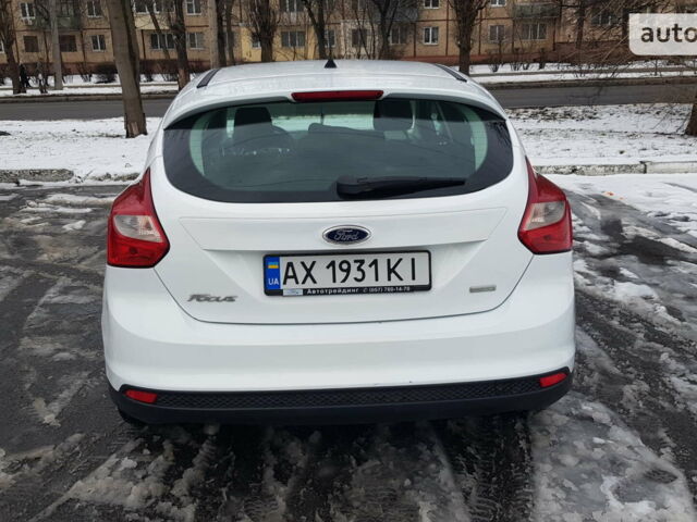 Білий Форд Фокус, об'ємом двигуна 1 л та пробігом 122 тис. км за 5800 $, фото 6 на Automoto.ua
