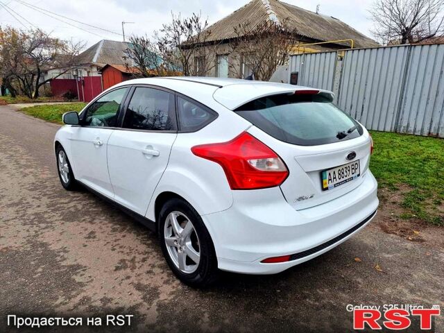 Белый Форд Фокус, объемом двигателя 1 л и пробегом 149 тыс. км за 5600 $, фото 3 на Automoto.ua