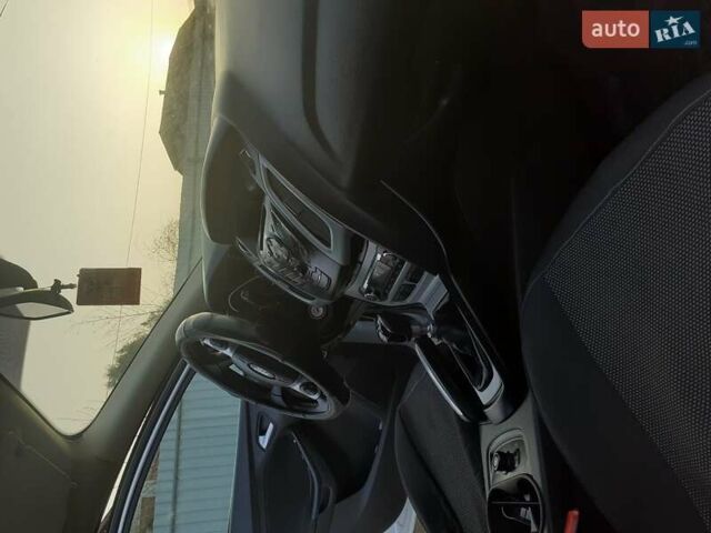 Белый Форд Фокус, объемом двигателя 1 л и пробегом 119 тыс. км за 7500 $, фото 21 на Automoto.ua