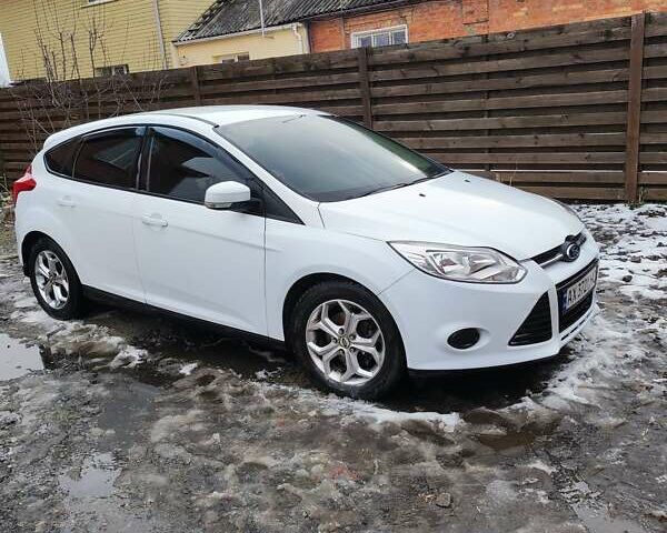 Белый Форд Фокус, объемом двигателя 1 л и пробегом 132 тыс. км за 6000 $, фото 1 на Automoto.ua