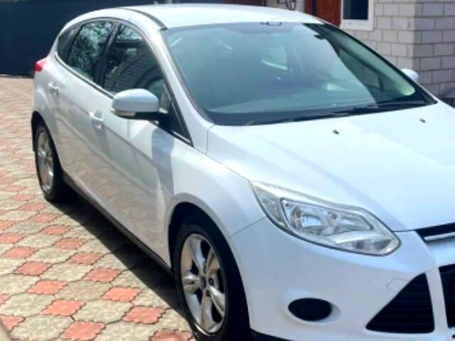 Білий Форд Фокус, об'ємом двигуна 1 л та пробігом 165 тис. км за 6000 $, фото 2 на Automoto.ua