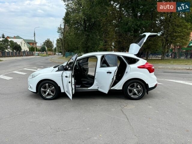 Білий Форд Фокус, об'ємом двигуна 1.6 л та пробігом 191 тис. км за 6999 $, фото 22 на Automoto.ua