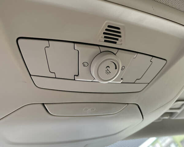 Белый Форд Фокус, объемом двигателя 0 л и пробегом 100 тыс. км за 8500 $, фото 38 на Automoto.ua