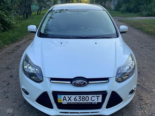 Белый Форд Фокус, объемом двигателя 1 л и пробегом 135 тыс. км за 5500 $, фото 1 на Automoto.ua