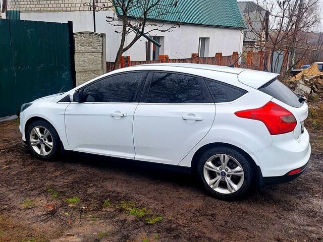 Белый Форд Фокус, объемом двигателя 1 л и пробегом 140 тыс. км за 7000 $, фото 5 на Automoto.ua