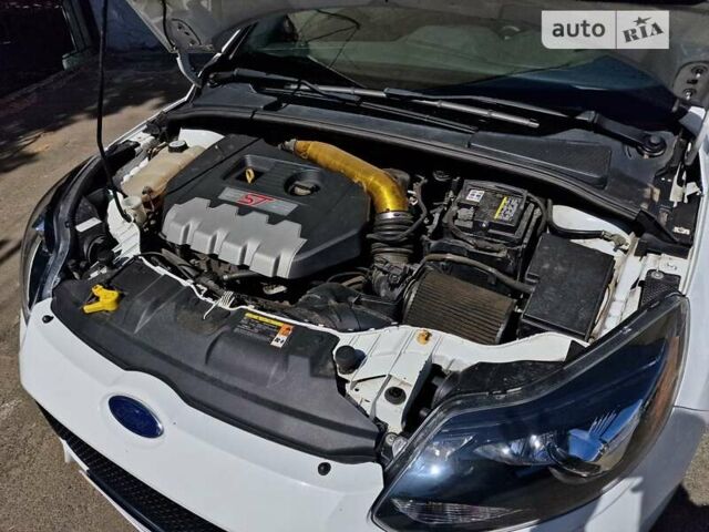 Білий Форд Фокус, об'ємом двигуна 2 л та пробігом 144 тис. км за 11490 $, фото 61 на Automoto.ua