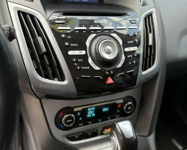 Белый Форд Фокус, объемом двигателя 1.6 л и пробегом 219 тыс. км за 10000 $, фото 6 на Automoto.ua