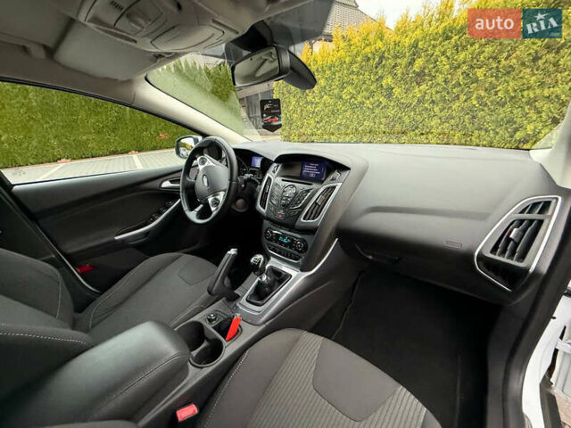 Білий Форд Фокус, об'ємом двигуна 1.6 л та пробігом 227 тис. км за 8600 $, фото 29 на Automoto.ua