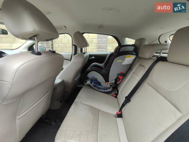 Белый Форд Фокус, объемом двигателя 0 л и пробегом 92 тыс. км за 6500 $, фото 12 на Automoto.ua