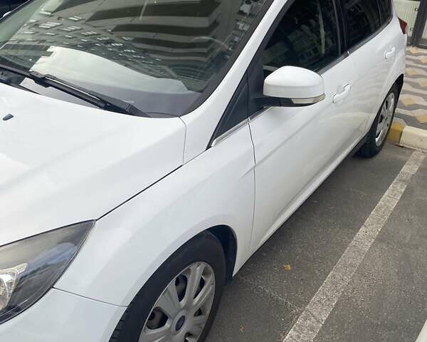 Білий Форд Фокус, об'ємом двигуна 1.56 л та пробігом 284 тис. км за 7500 $, фото 1 на Automoto.ua
