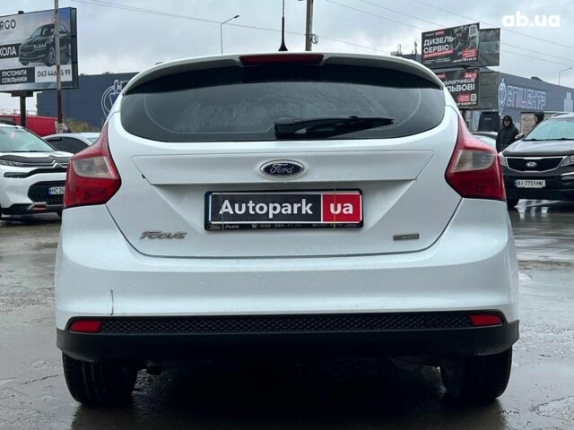 Форд Фокус 2013 в Львове на Automoto.ua Белый Форд Фокус, объемом двигателя 1 л и пробегом 290 тыс. км за 5490 $, фото 6 на Automoto.ua