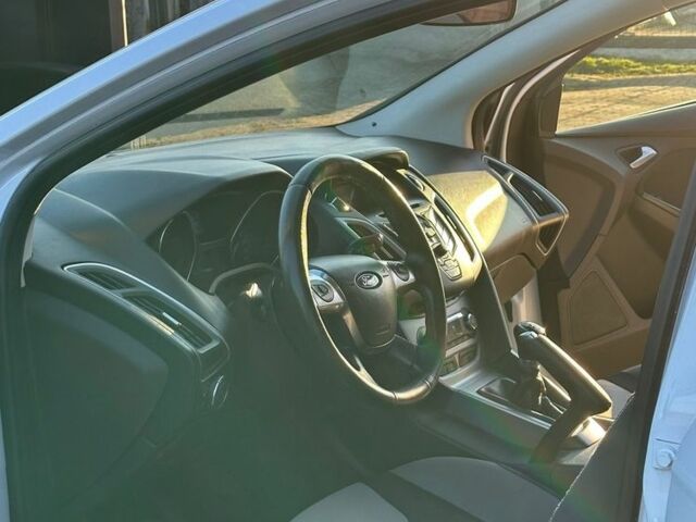 Белый Форд Фокус, объемом двигателя 1 л и пробегом 290 тыс. км за 4999 $, фото 3 на Automoto.ua