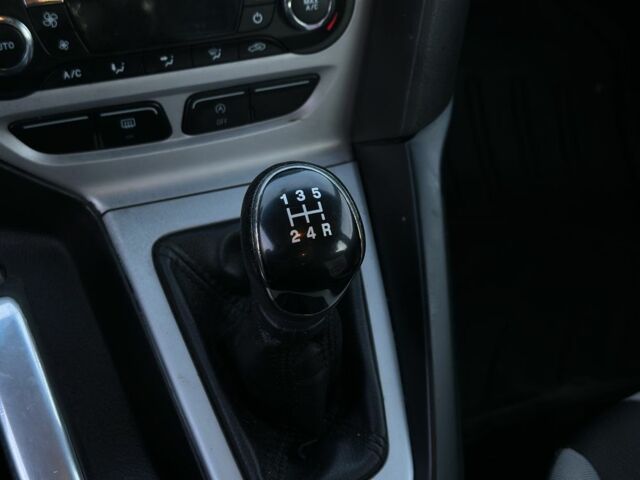 Белый Форд Фокус, объемом двигателя 1 л и пробегом 164 тыс. км за 5700 $, фото 15 на Automoto.ua