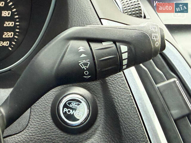Білий Форд Фокус, об'ємом двигуна 1.6 л та пробігом 227 тис. км за 8600 $, фото 46 на Automoto.ua
