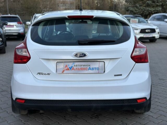 Белый Форд Фокус, объемом двигателя 1 л и пробегом 164 тыс. км за 5700 $, фото 5 на Automoto.ua