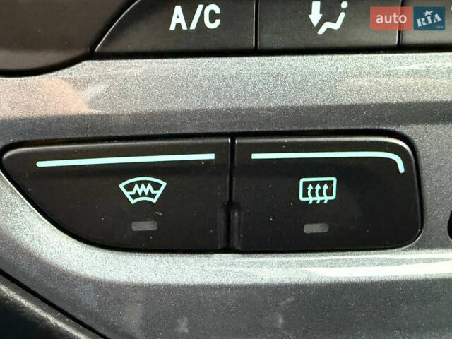 Белый Форд Фокус, объемом двигателя 1.6 л и пробегом 227 тыс. км за 8900 $, фото 52 на Automoto.ua