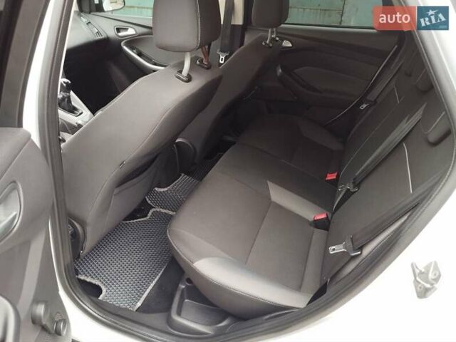 Белый Форд Фокус, объемом двигателя 1 л и пробегом 190 тыс. км за 5850 $, фото 8 на Automoto.ua