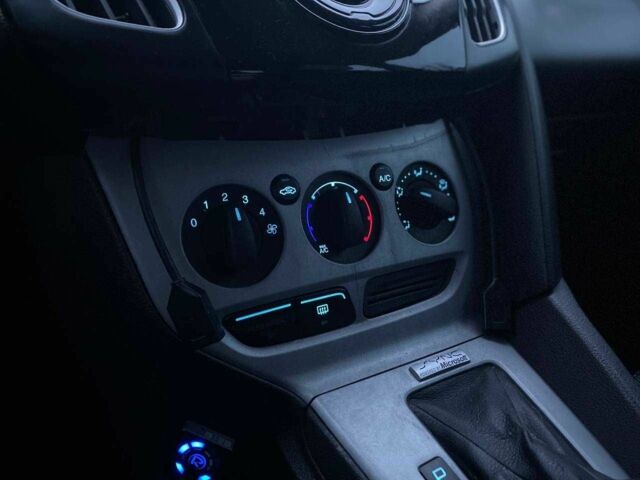 Белый Форд Фокус, объемом двигателя 2 л и пробегом 226 тыс. км за 6990 $, фото 19 на Automoto.ua