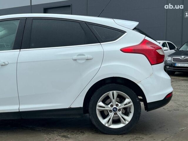 Форд Фокус 2013 в Львове на Automoto.ua Белый Форд Фокус, объемом двигателя 1 л и пробегом 290 тыс. км за 5490 $, фото 4 на Automoto.ua