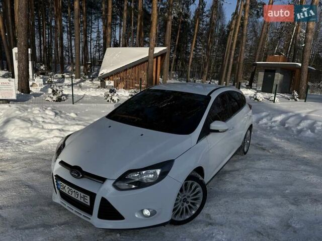 Белый Форд Фокус, объемом двигателя 1.6 л и пробегом 285 тыс. км за 7900 $, фото 2 на Automoto.ua