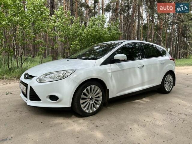 Белый Форд Фокус, объемом двигателя 1 л и пробегом 170 тыс. км за 6000 $, фото 1 на Automoto.ua