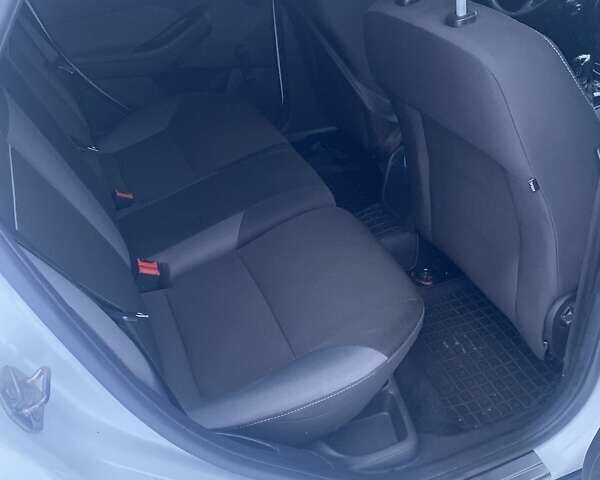 Білий Форд Фокус, об'ємом двигуна 1.6 л та пробігом 190 тис. км за 8500 $, фото 4 на Automoto.ua