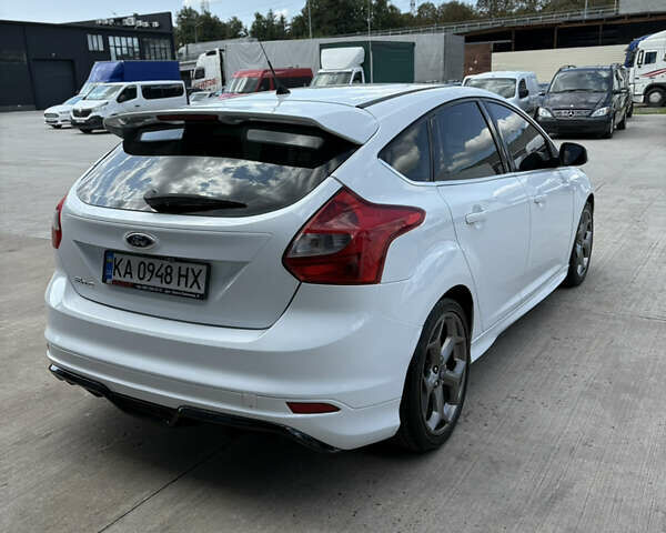 Белый Форд Фокус, объемом двигателя 1.6 л и пробегом 219 тыс. км за 10000 $, фото 17 на Automoto.ua