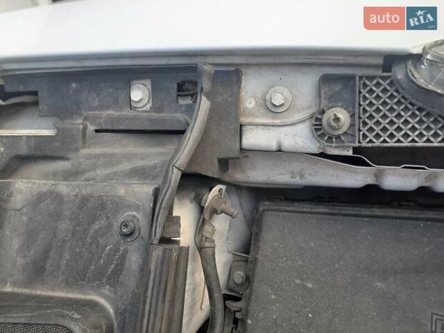 Белый Форд Фокус, объемом двигателя 1 л и пробегом 119 тыс. км за 7500 $, фото 7 на Automoto.ua