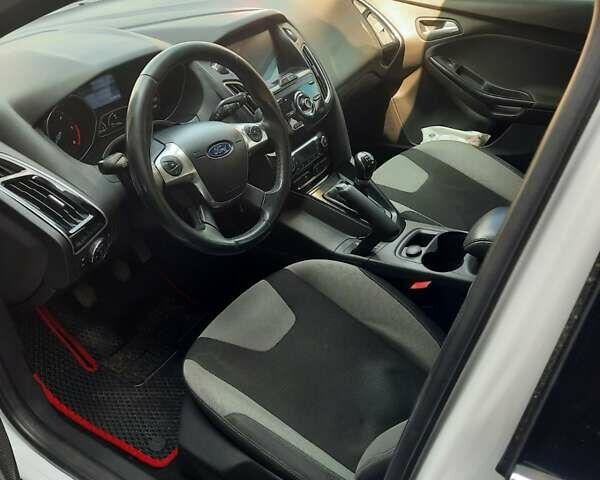 Білий Форд Фокус, об'ємом двигуна 1 л та пробігом 188 тис. км за 6600 $, фото 14 на Automoto.ua