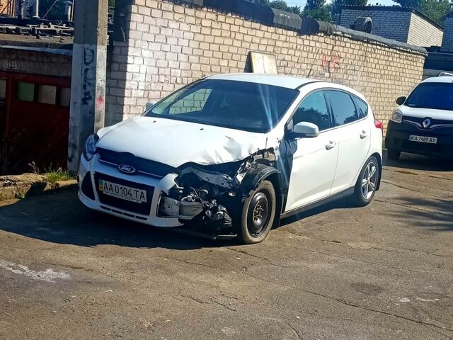 Форд Фокус 2013 у Києві на Automoto.ua Білий Форд Фокус, об'ємом двигуна 1 л та пробігом 161 тис. км за 4444 $, фото 2 на Automoto.ua
