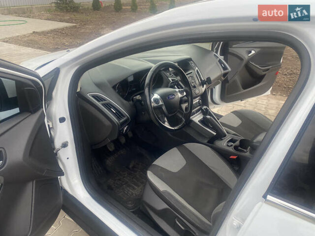 Форд Фокус 2013 в Киеве на Automoto.ua Белый Форд Фокус, объемом двигателя 1 л и пробегом 200 тыс. км за 4990 $, фото 8 на Automoto.ua