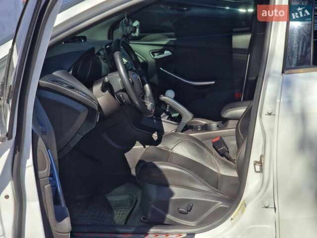 Белый Форд Фокус, объемом двигателя 2 л и пробегом 164 тыс. км за 9490 $, фото 36 на Automoto.ua