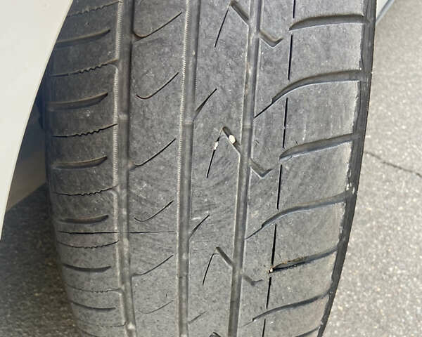 Белый Форд Фокус, объемом двигателя 0 л и пробегом 115 тыс. км за 5400 $, фото 15 на Automoto.ua