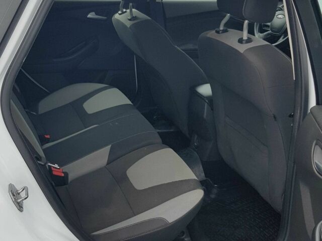 Білий Форд Фокус, об'ємом двигуна 1 л та пробігом 120 тис. км за 6500 $, фото 14 на Automoto.ua