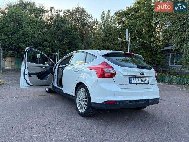 Белый Форд Фокус, объемом двигателя 0 л и пробегом 126 тыс. км за 5000 $, фото 11 на Automoto.ua
