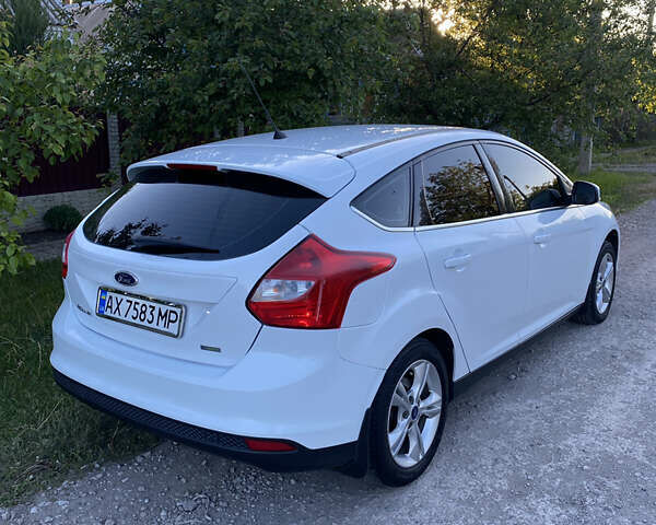 Белый Форд Фокус, объемом двигателя 1 л и пробегом 170 тыс. км за 6800 $, фото 4 на Automoto.ua