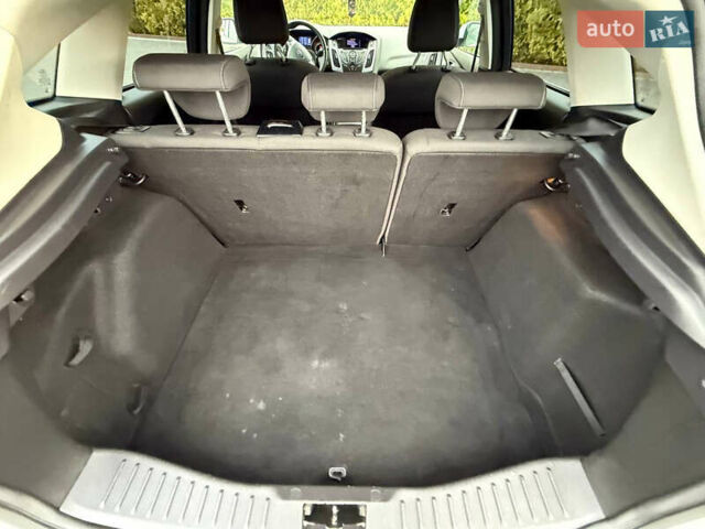 Белый Форд Фокус, объемом двигателя 1.6 л и пробегом 227 тыс. км за 8900 $, фото 37 на Automoto.ua