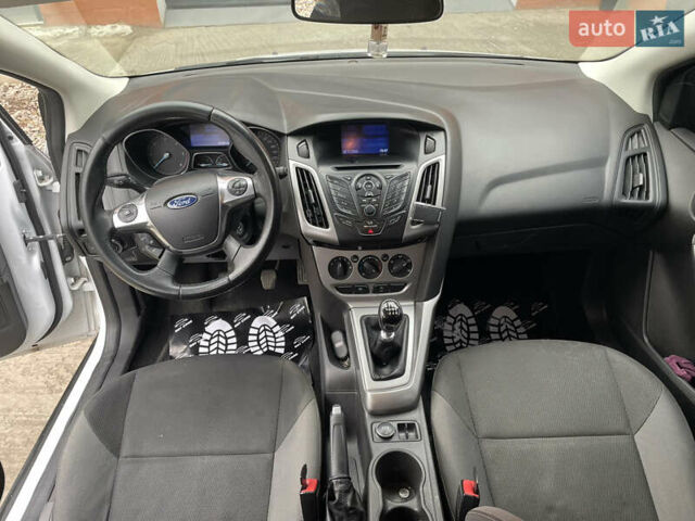 Белый Форд Фокус, объемом двигателя 1.56 л и пробегом 260 тыс. км за 7399 $, фото 8 на Automoto.ua