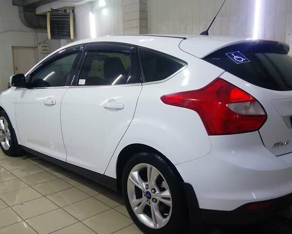 Белый Форд Фокус, объемом двигателя 1 л и пробегом 119 тыс. км за 5999 $, фото 1 на Automoto.ua