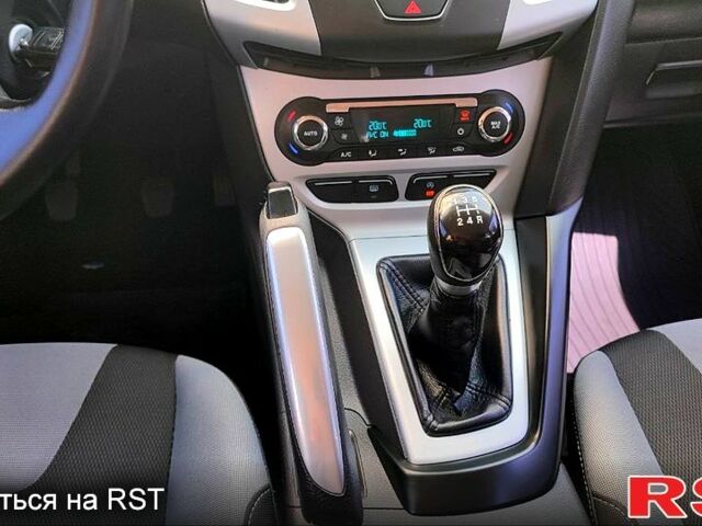 Форд Фокус 2013 в Харькове на Automoto.ua Белый Форд Фокус, объемом двигателя 1 л и пробегом 200 тыс. км за 5750 $, фото 7 на Automoto.ua