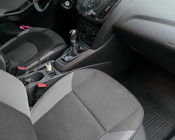 Белый Форд Фокус, объемом двигателя 1.6 л и пробегом 152 тыс. км за 7500 $, фото 7 на Automoto.ua